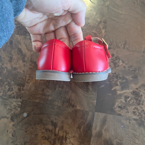 Footmates red Mary Jane’s 5.5 wide toddler - Picture 5 of 6